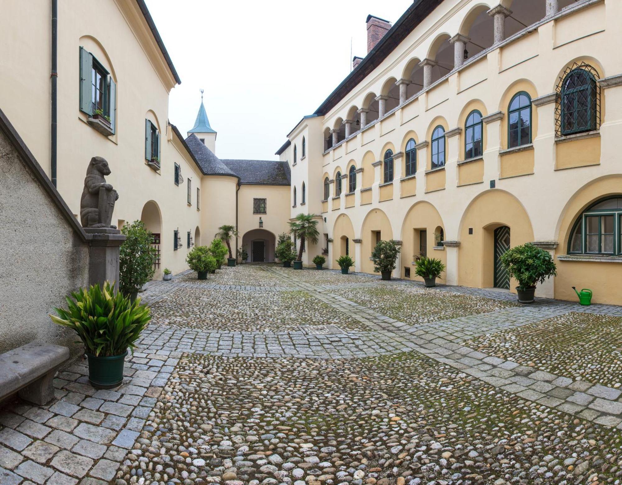 Fruhstuckshotel Scharinger Haag am Hausruck Eksteriør bilde